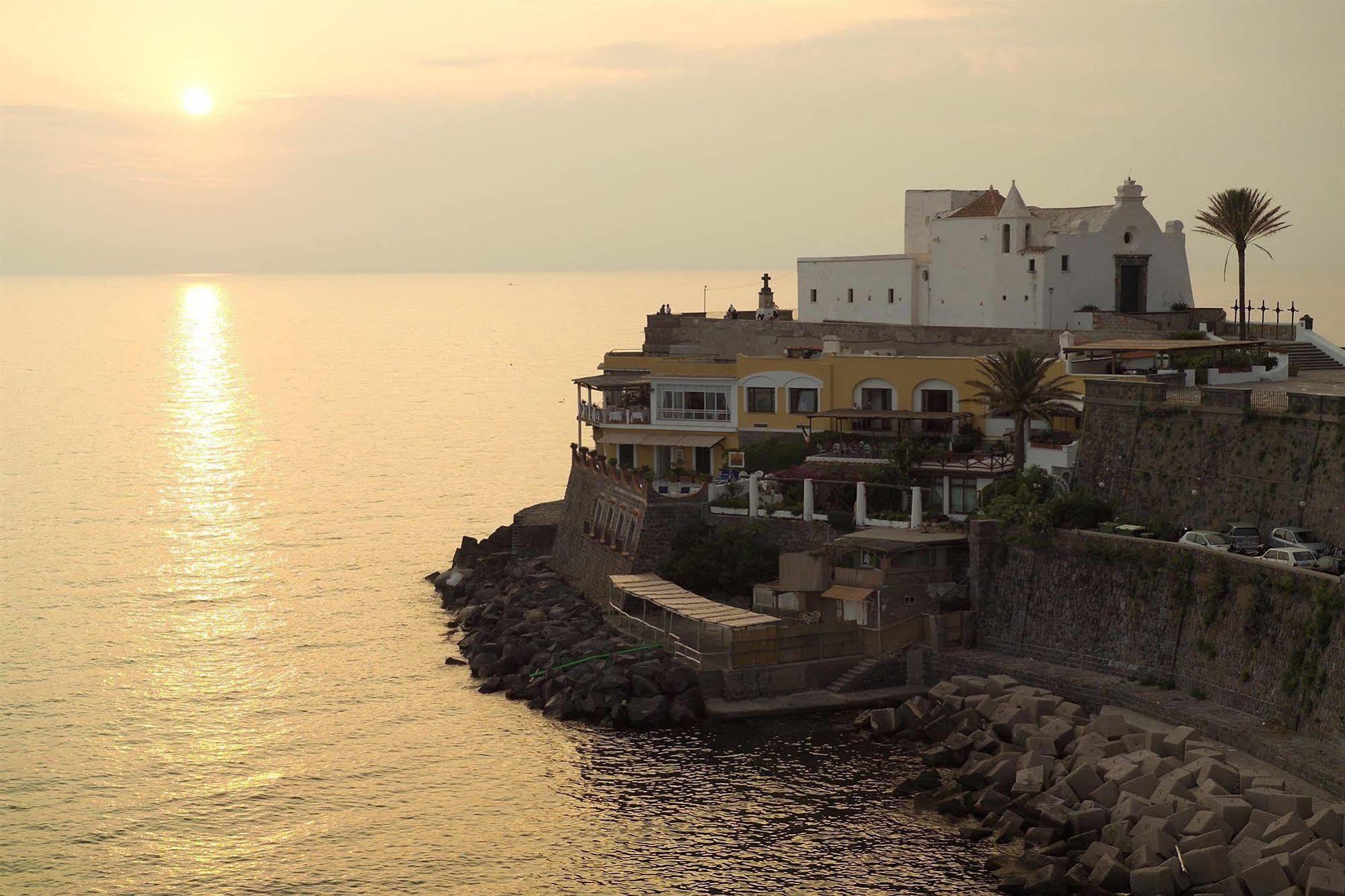 hotel-umberto-a-mare-forio-isola-d-ischia-img-76.JPEG